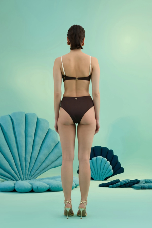 SHELLA BRUNETTE ALTIN DENİZ KABUĞU AKSESUARLI YÜKSEK BEL STRAPLEZ BİKİNİ TAKIMI